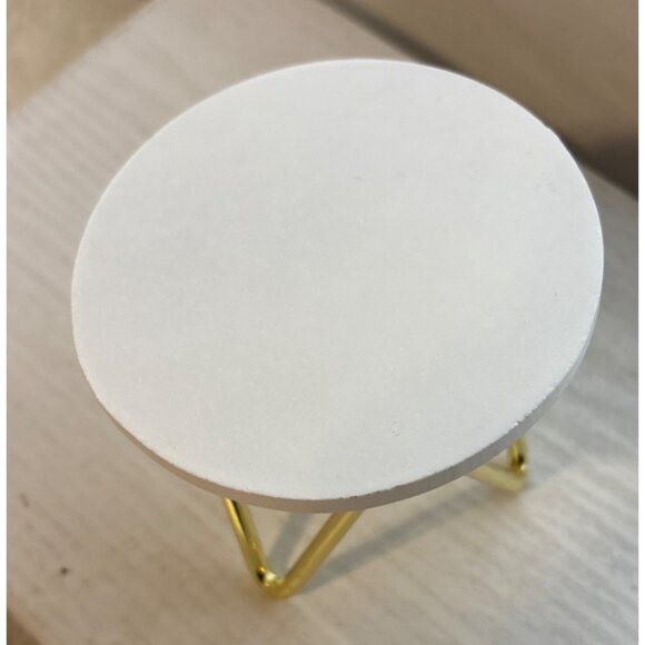 Doll Furniture Mini Round White Dollhouse Table With Gold Legs 3" - Picture 4 of 8
